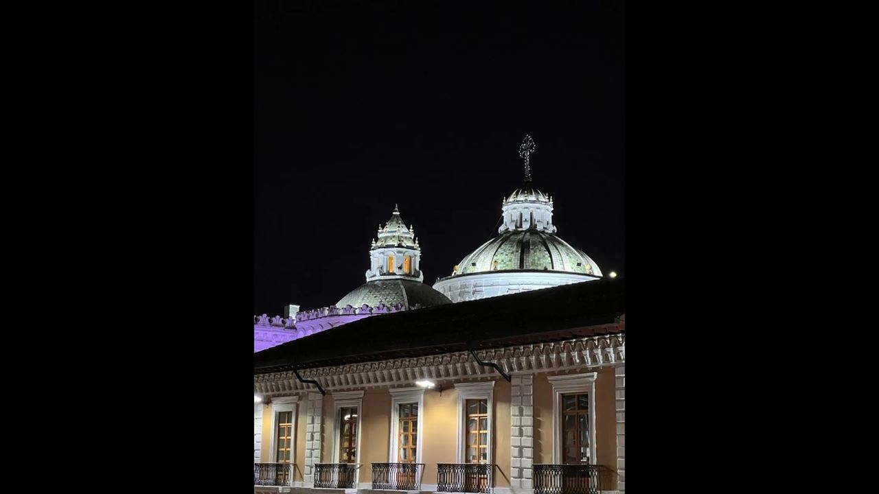 Quito Bei Nacht: Panorama-bus- Und Spaziergangstour Durch Das Historische Zentrum foto 3
