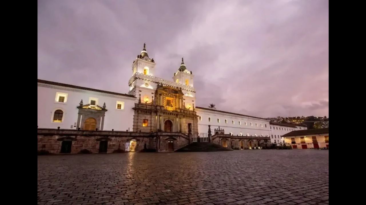 Quito Bei Nacht: Panorama-bus- Und Spaziergangstour Durch Das Historische Zentrum foto 7