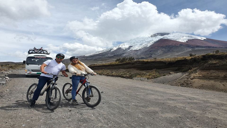 Volcán Cotopaxi Tour En Bicicleta foto 2
