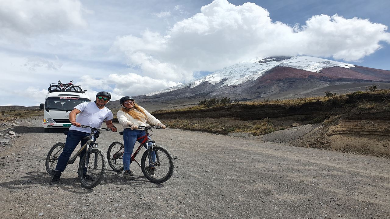 Cotopaxi Volcano Bike Tour (1)
